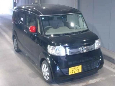 HONDA N-BOX SLASH