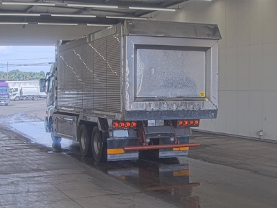 MITSUBISHI FUSO SUPER GREAT