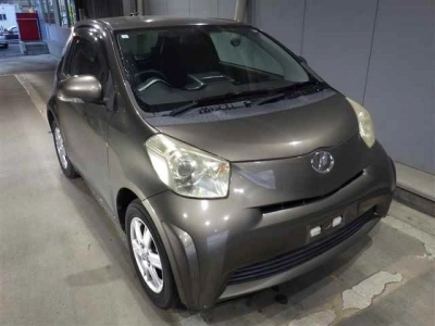 TOYOTA IQ