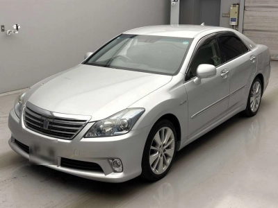 TOYOTA CROWN HYBRID