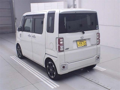 DAIHATSU WAKE