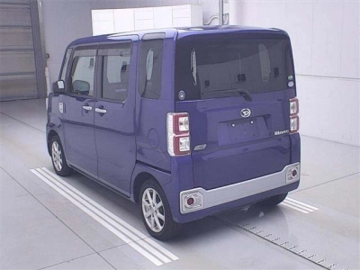DAIHATSU WAKE