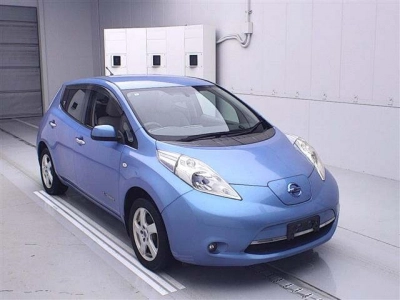 NISSAN LEAF