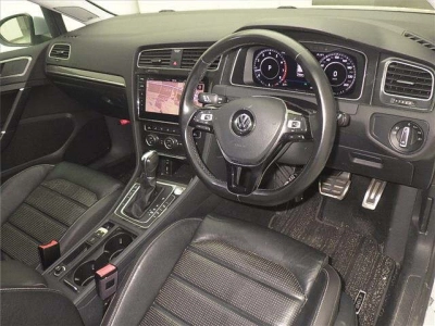 VOLKSWAGEN GOLF ALLTRACK