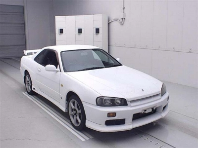 NISSAN SKYLINE