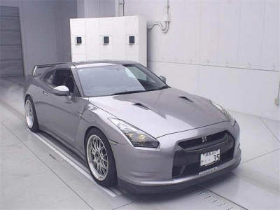 NISSAN GT-R