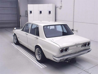 NISSAN SKYLINE