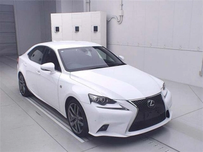 LEXUS IS