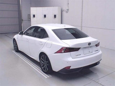 LEXUS IS