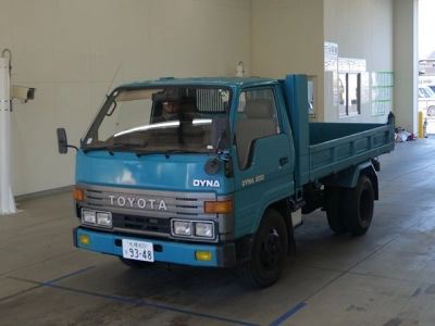 TOYOTA DYNA