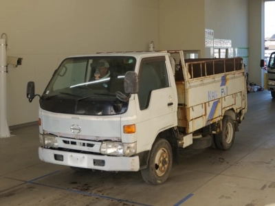 TOYOTA DYNA