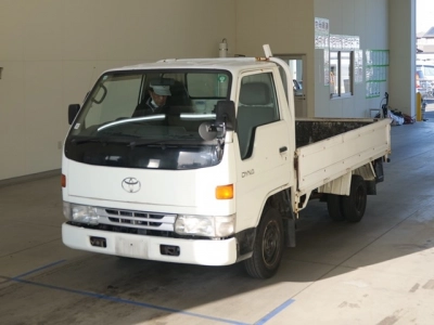 TOYOTA DYNA