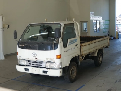 TOYOTA DYNA