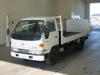 TOYOTA DYNA