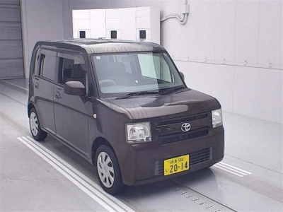 TOYOTA PIXIS SPACE