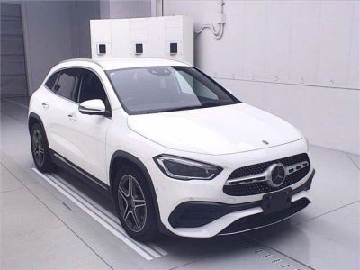 MERCEDES BENZ GLA