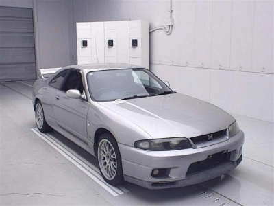 NISSAN SKYLINE