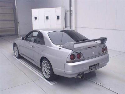 NISSAN SKYLINE