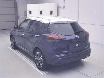 NISSAN KICKS