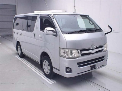TOYOTA REGIUS ACE