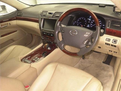 LEXUS LS