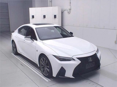 LEXUS IS