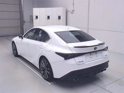 LEXUS IS