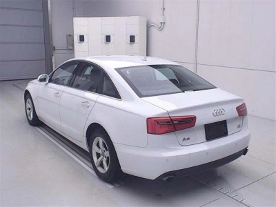 AUDI A6 AVANTE