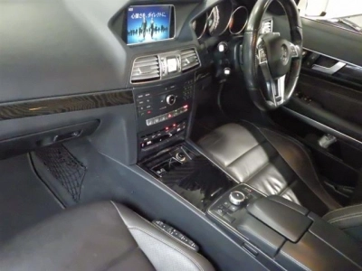 MERCEDES BENZ E CLASS