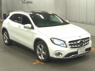 MERCEDES BENZ GLA