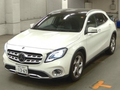 MERCEDES BENZ GLA