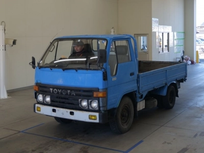 TOYOTA DYNA