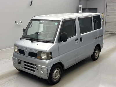 NISSAN CLIPPER VAN