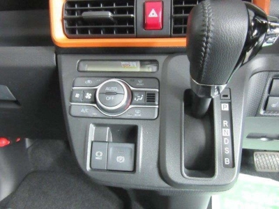 DAIHATSU TANTO FUN CROSS