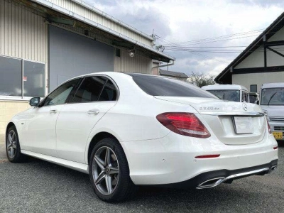 MERCEDES BENZ E CLASS