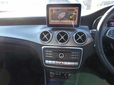 MERCEDES BENZ GLA