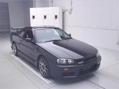 NISSAN SKYLINE