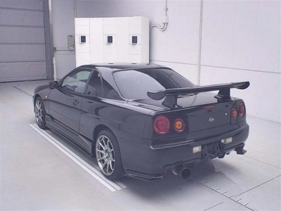 NISSAN SKYLINE
