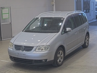 VOLKSWAGEN GOLF TOURAN