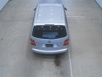 VOLKSWAGEN GOLF TOURAN