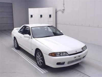 NISSAN SKYLINE