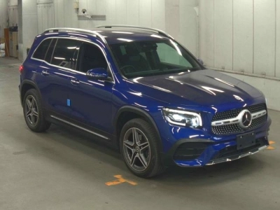 MERCEDES BENZ GLB