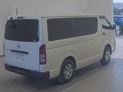 TOYOTA REGIUS ACE