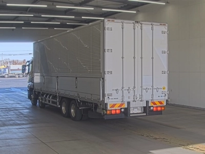 MITSUBISHI FUSO SUPER GREAT