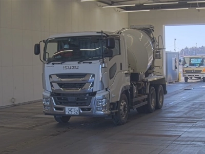 ISUZU GIGA