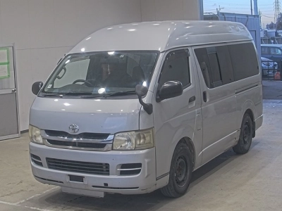 TOYOTA REGIUS ACE