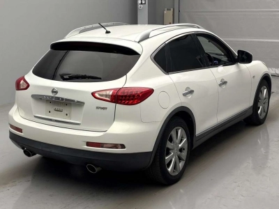 NISSAN SKYLINE CROSSOVER