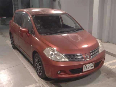 NISSAN TIIDA