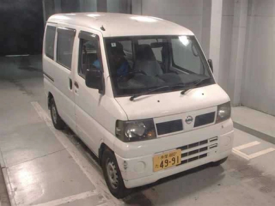 NISSAN CLIPPER VAN