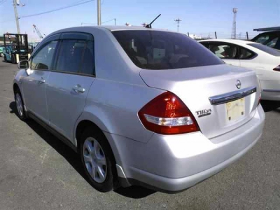NISSAN TIIDA LATIO